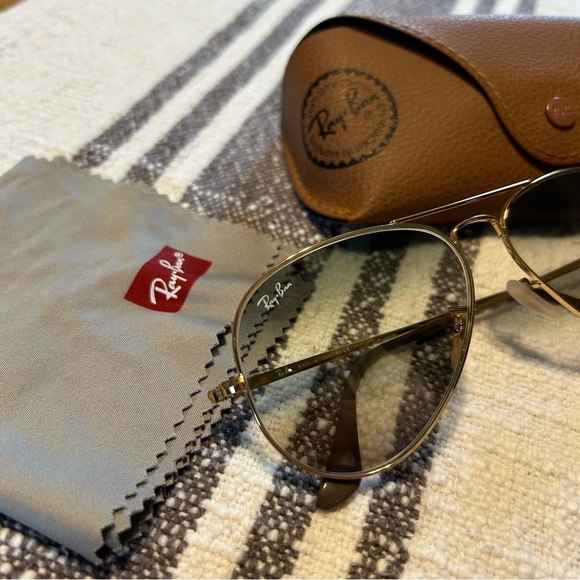 Ray Ban woman’s aviator sunglasses - Picture 3 of 6